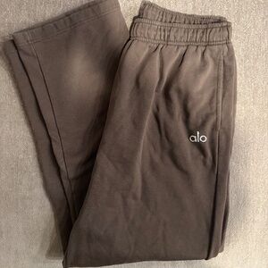 Alo Yoga Accolade Sweatpants – Brown Fleece